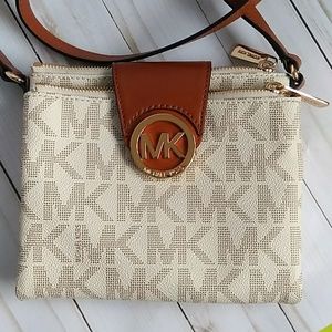 Michael kors crossbody